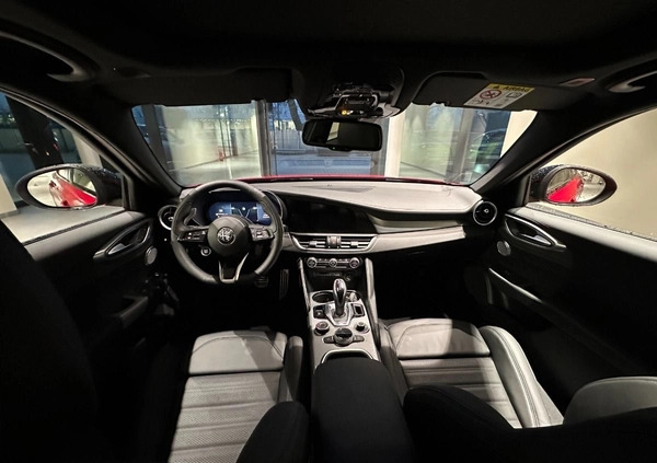 Alfa Romeo Giulia cena 239900 przebieg: 1, rok produkcji 2023 z Gryfów Śląski małe 191
